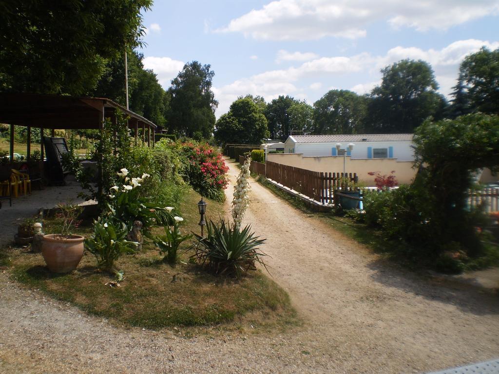 Camping Le Bois Jahan Brunelles Екстер'єр фото